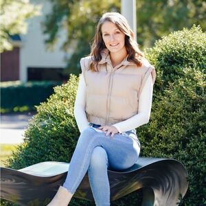 Meet your Posher, Casey